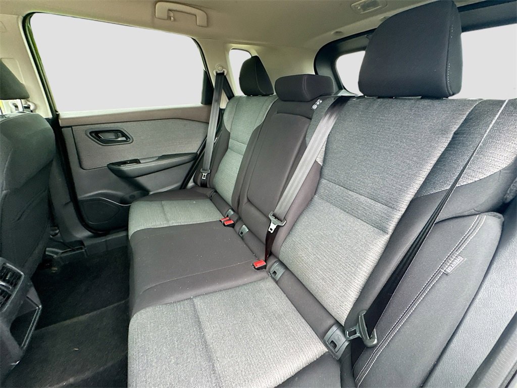2022 Nissan Rogue S photo 25