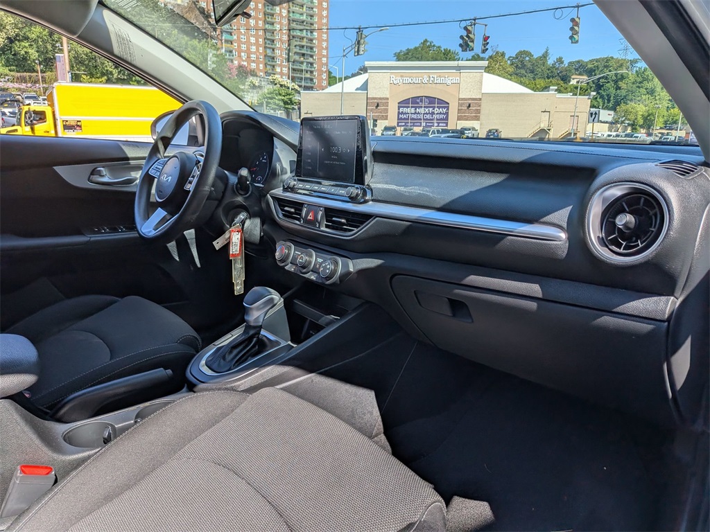 2023 Kia Forte LXS photo 22