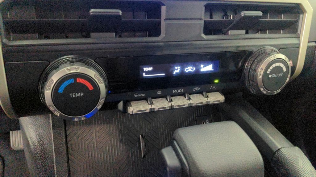 2024 Toyota Tacoma SR5 photo 21