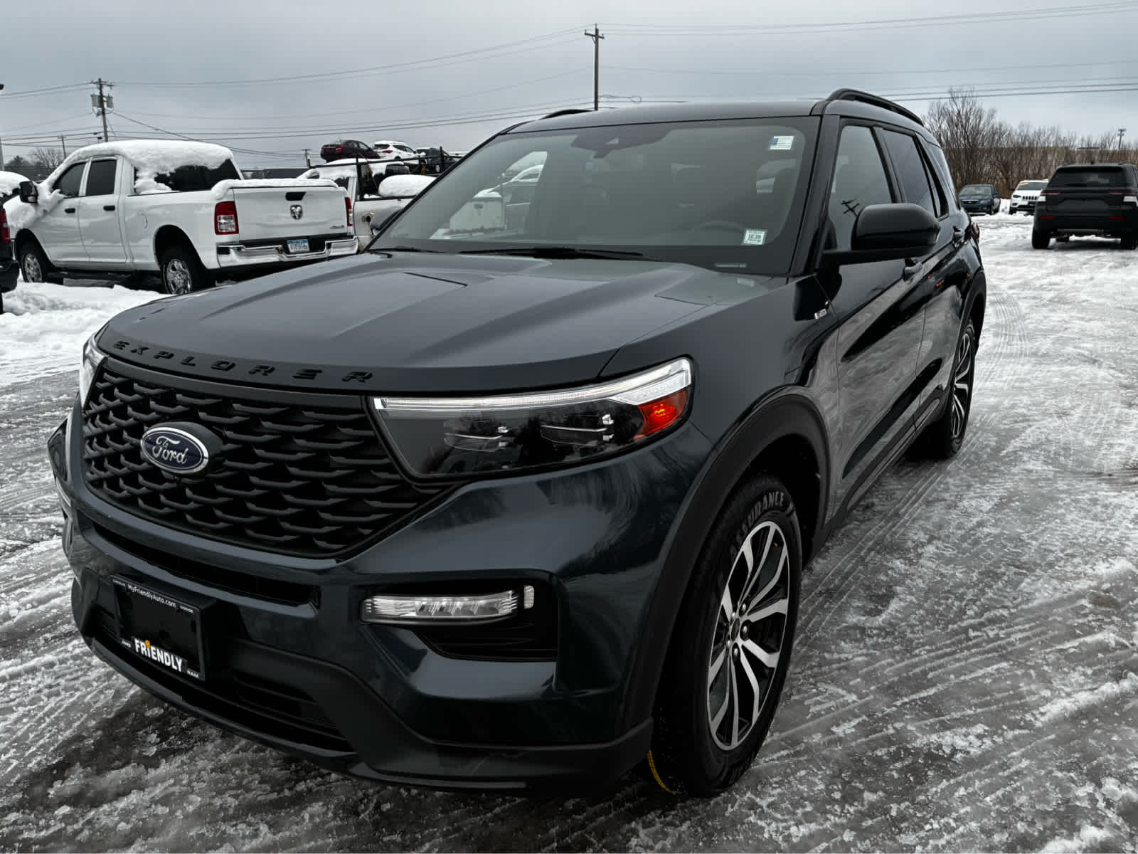 2023 Ford Explorer ST-LINE's photo