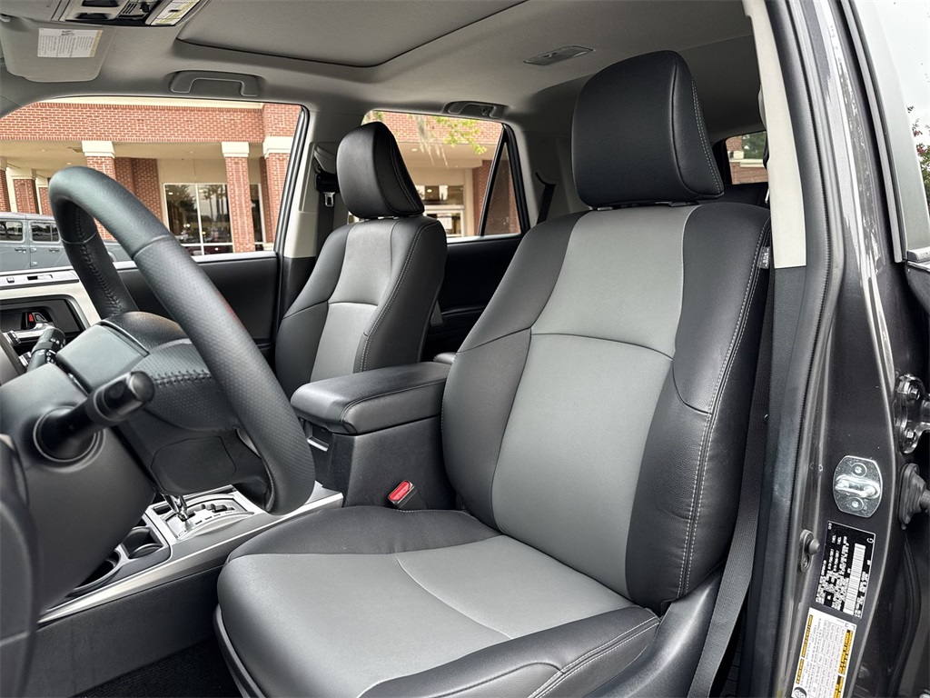 2022 Toyota 4Runner SR5 Premium photo 11