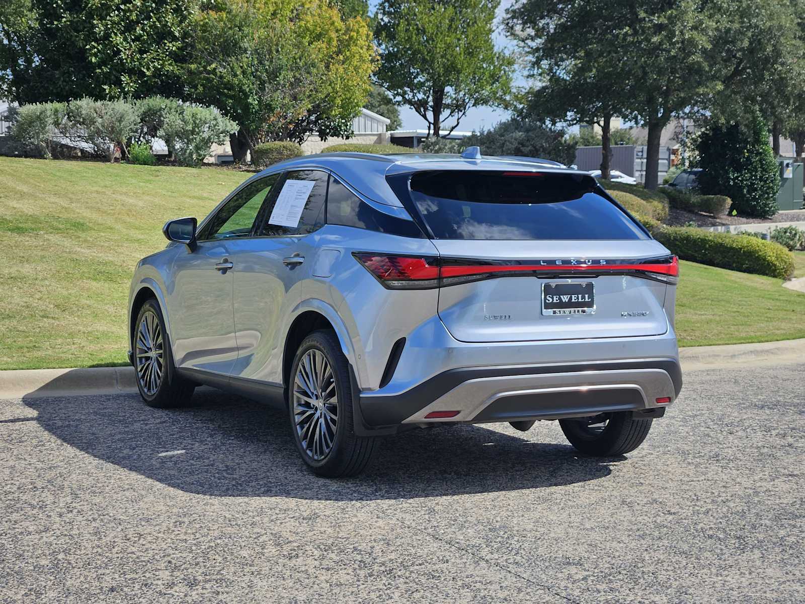 2023 Lexus RX 350 Luxury photo 3