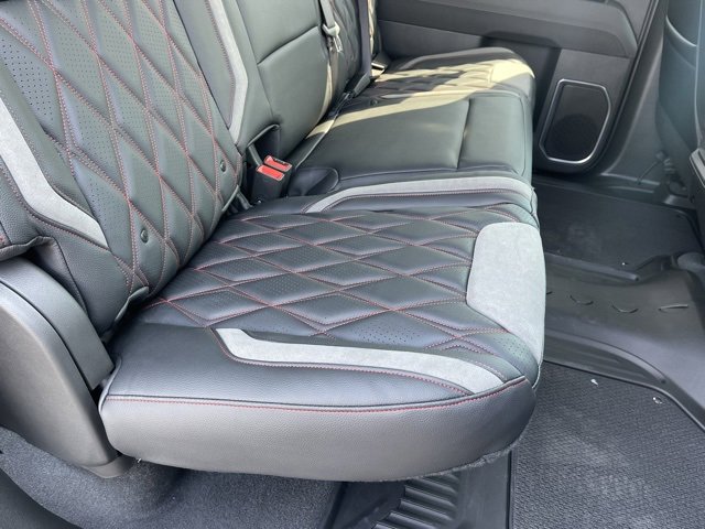 2025 Chevrolet Silverado 1500 RST photo 11