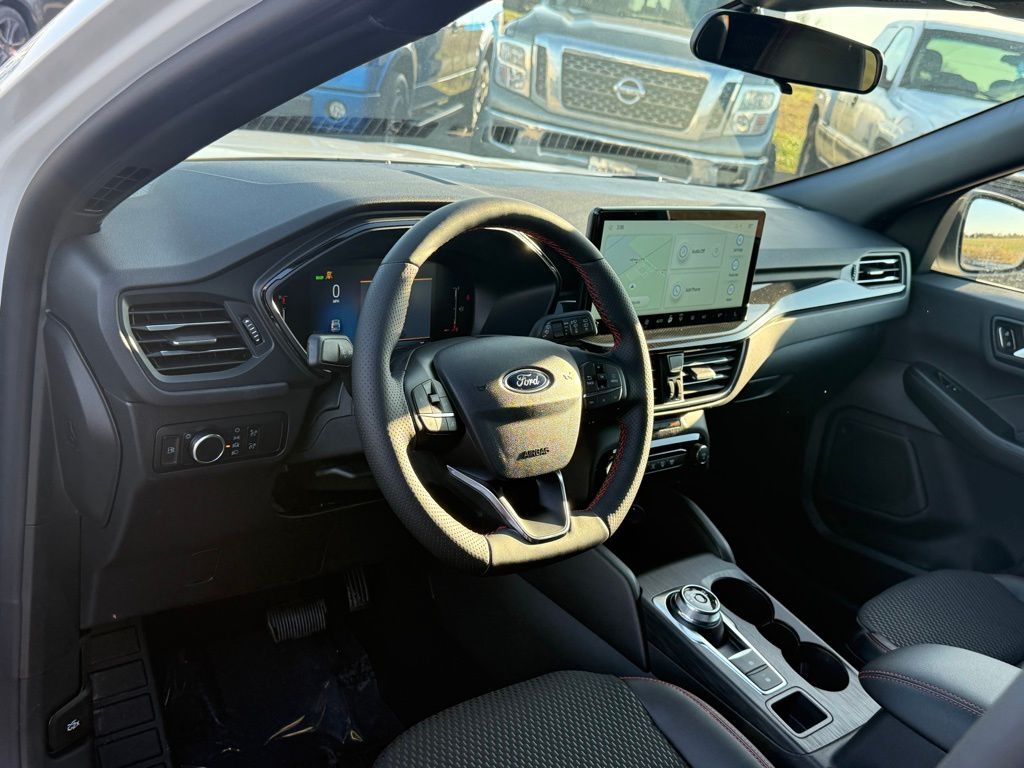 2025 Ford Escape ST-Line photo 3