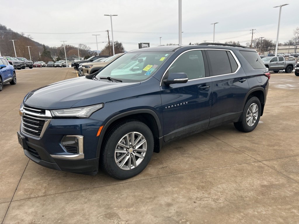 Used 2022 Chevrolet Traverse 1LT with VIN 1GNEVGKWXNJ124691 for sale in Winona, Minnesota