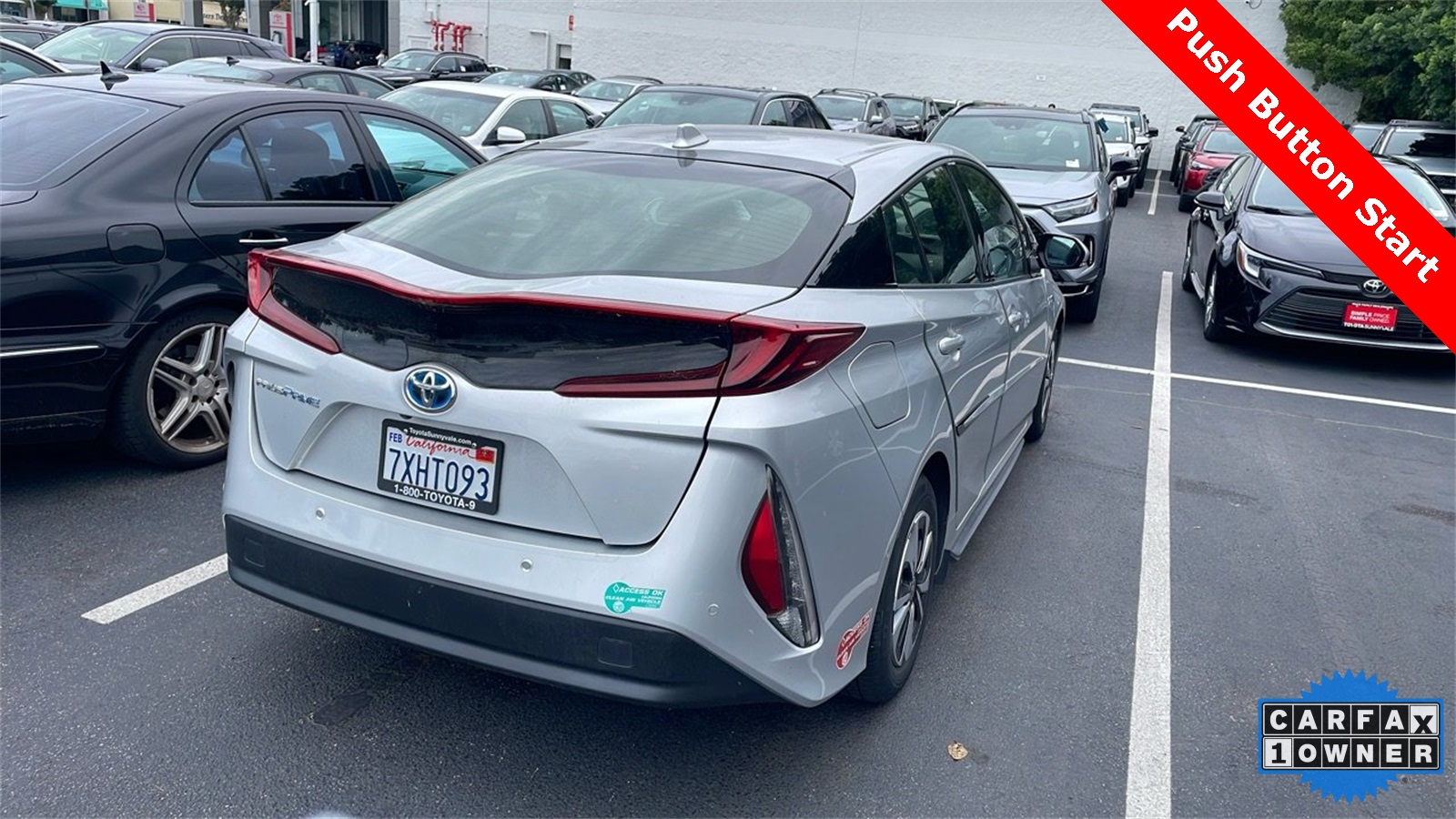 2017 Toyota Prius Prime Advanced photo 2