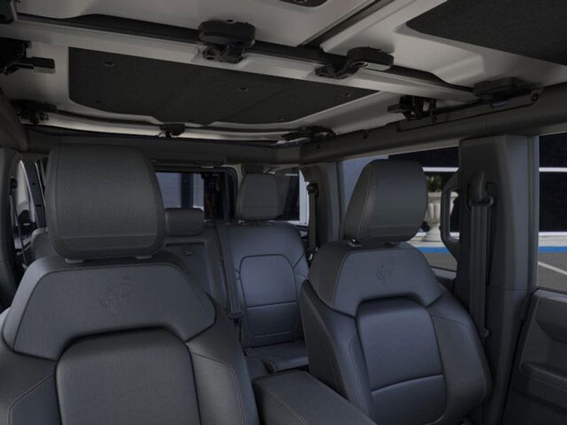 2025 Ford Bronco Badlands photo 11