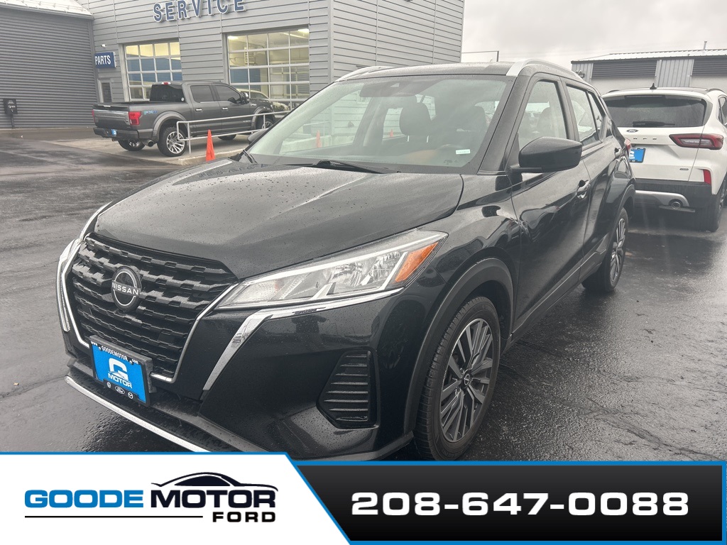 2022 Nissan Kicks SV's photo