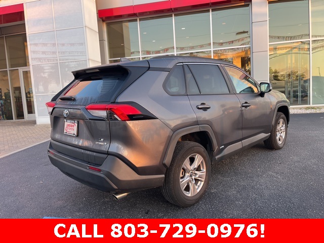 2022 Toyota RAV4 Hybrid LE photo 3