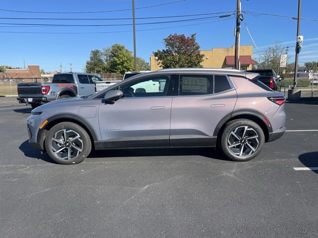 2026 Chevrolet Equinox LT photo 4
