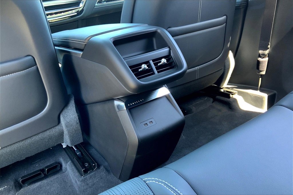 2025 Cadillac Lyriq Luxury photo 19