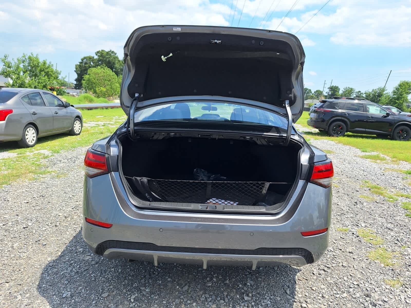 2025 Nissan Sentra SV photo 25