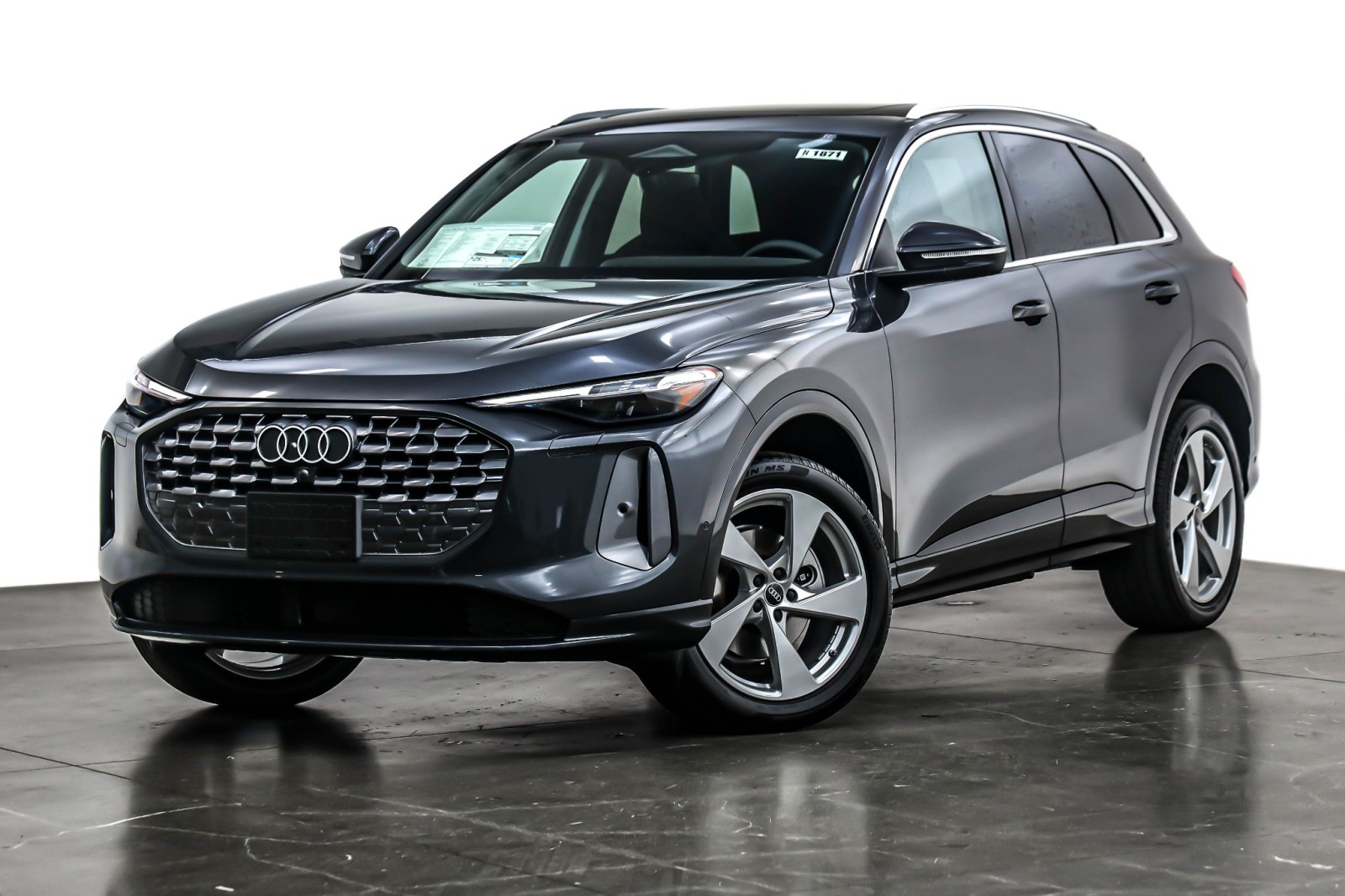 2025 Audi New Q5 Premium Plus's photo