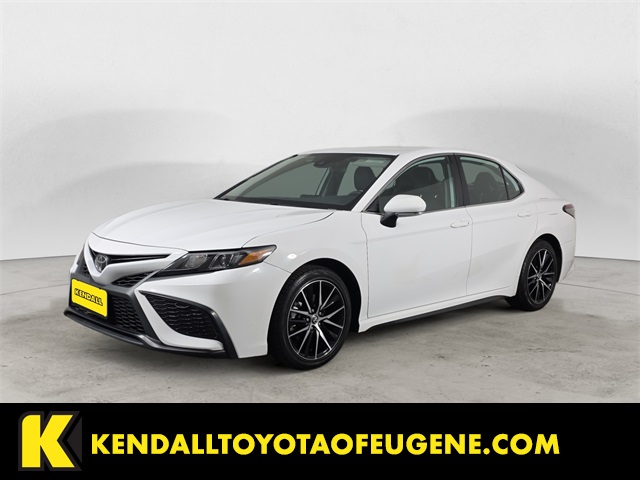 2023 Toyota Camry SE's photo