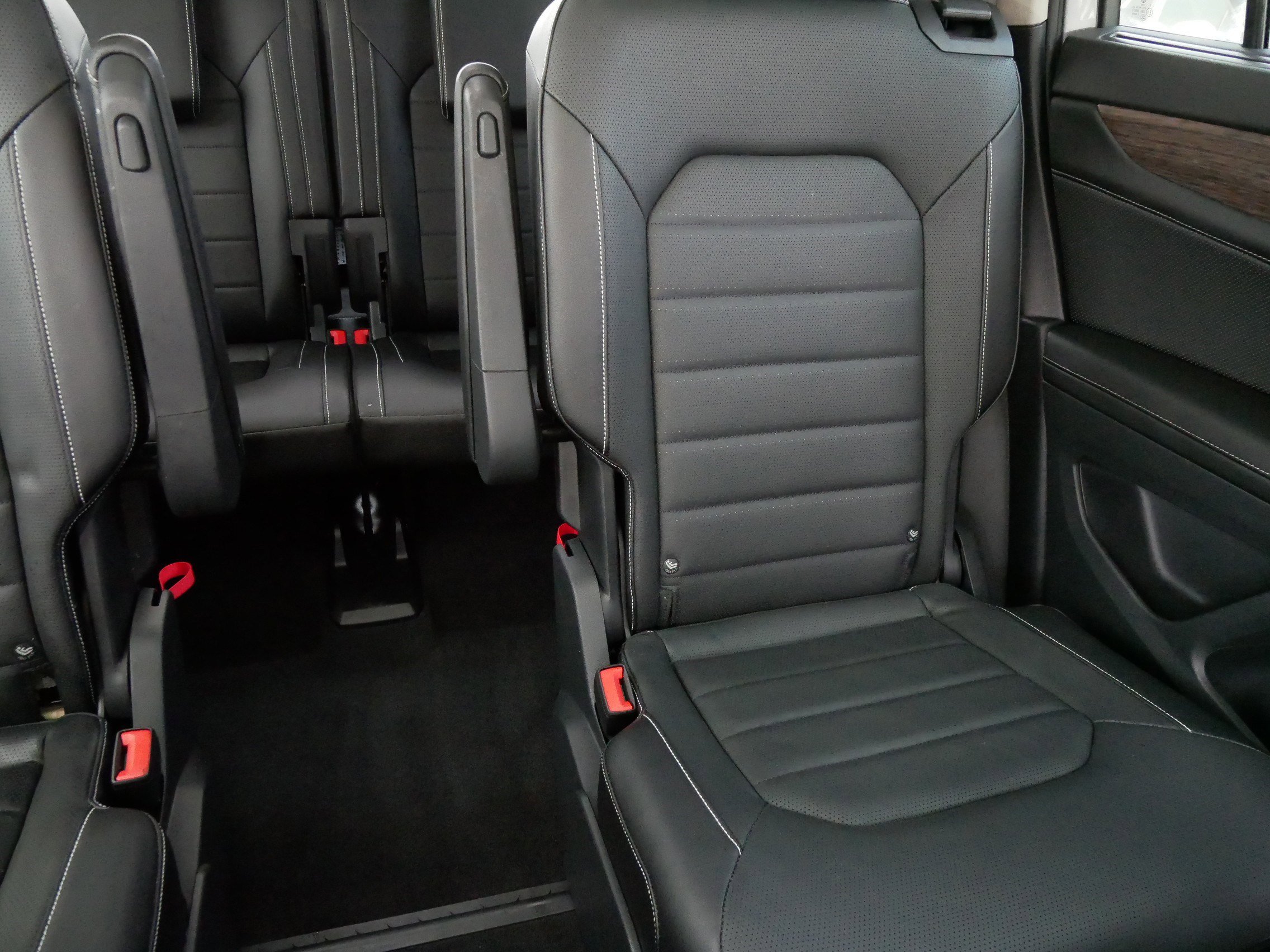 2024 Volkswagen Atlas SE photo 14