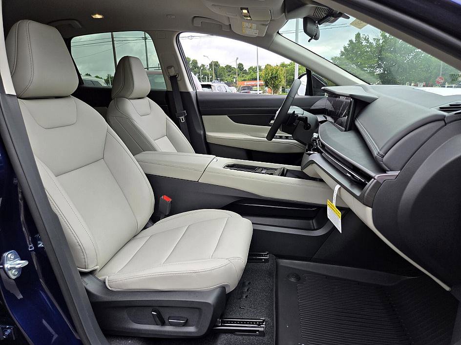 2025 Nissan Murano SV photo 11