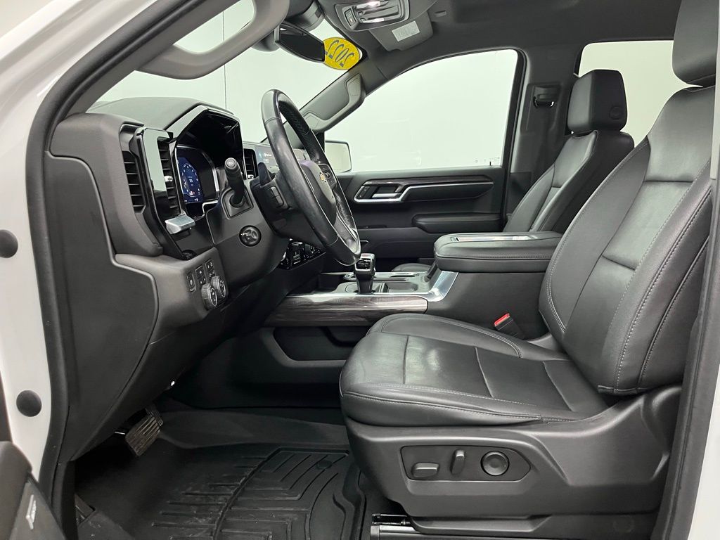 2022 Chevrolet Silverado 1500 LTZ photo 19