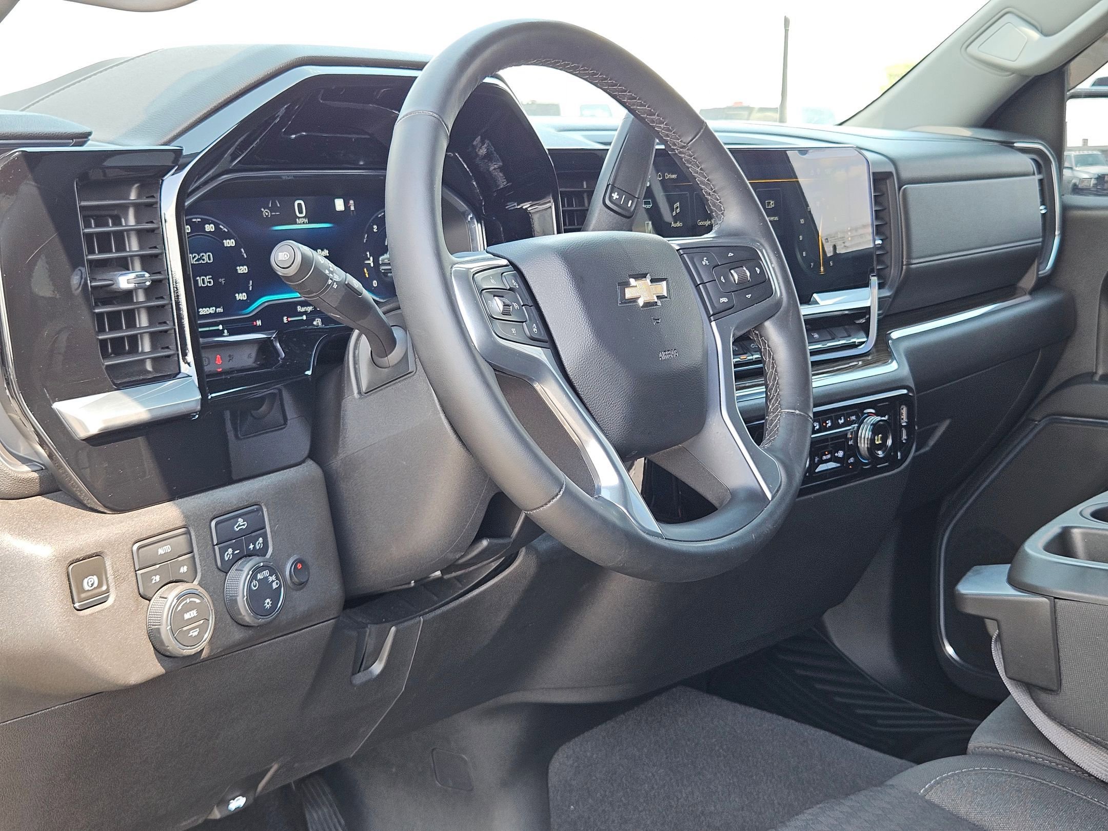 2023 Chevrolet Silverado 1500 LT photo 9