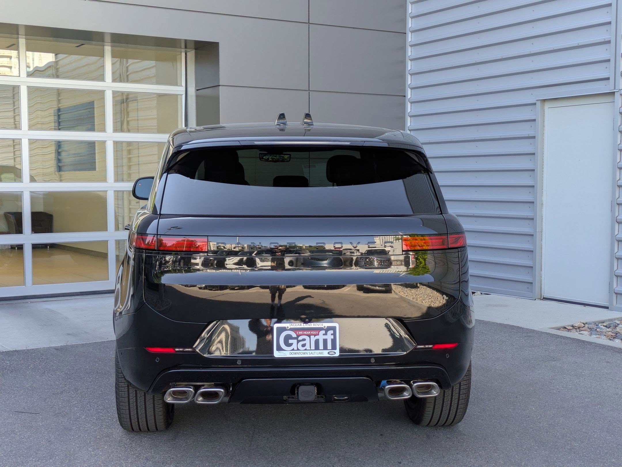 2025 Land Rover Range Rover Sport SE photo 4
