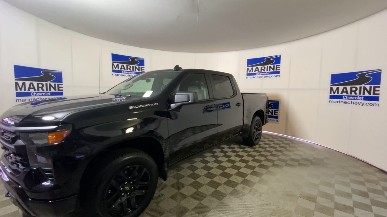 2025 Chevrolet Silverado 1500 Custom photo 35