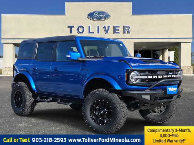 2022 Ford Bronco 4-Door Outer Banks's photo