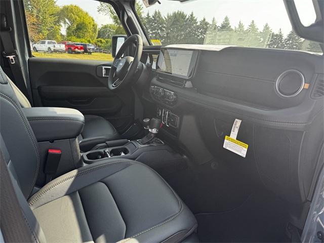 2025 Jeep Gladiator Sport photo 14