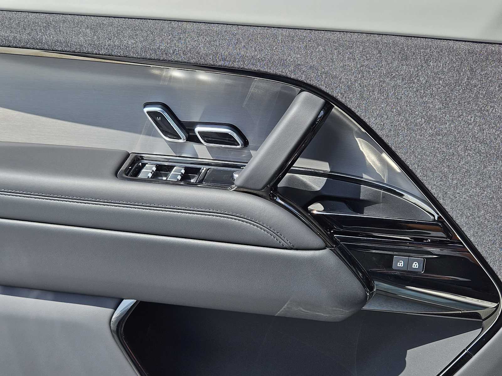 2025 Land Rover Range Rover Sport SE photo 19
