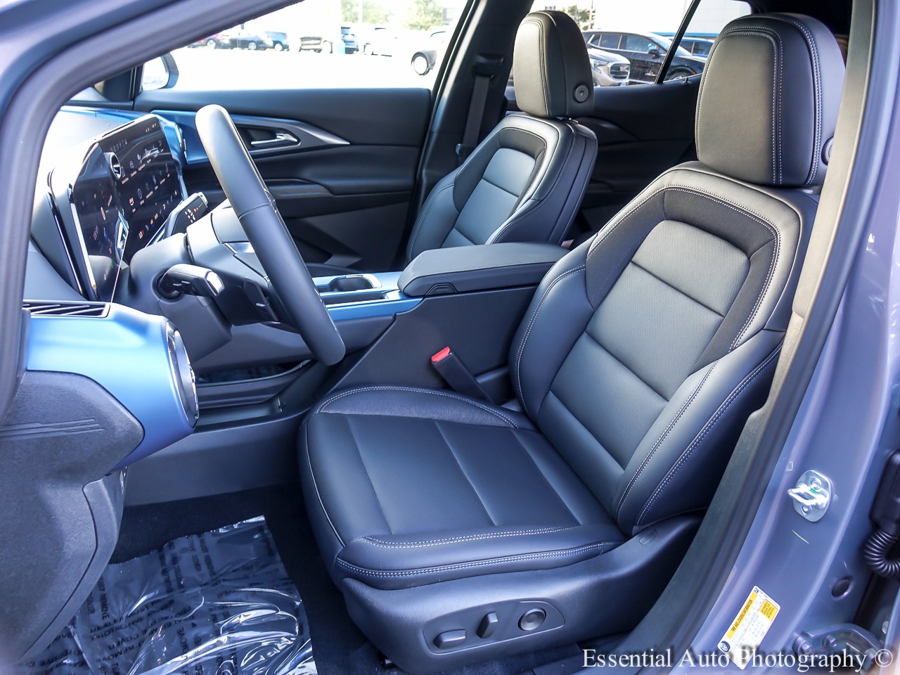 2025 Chevrolet Equinox EV 1LT photo 12