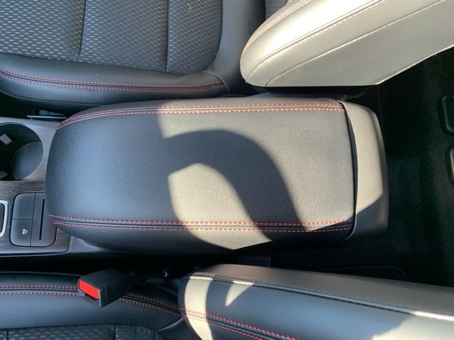 2025 Ford Escape ST-Line photo 21