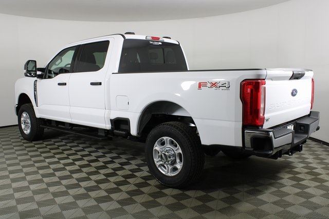 2026 Ford F-350 XLT photo 4