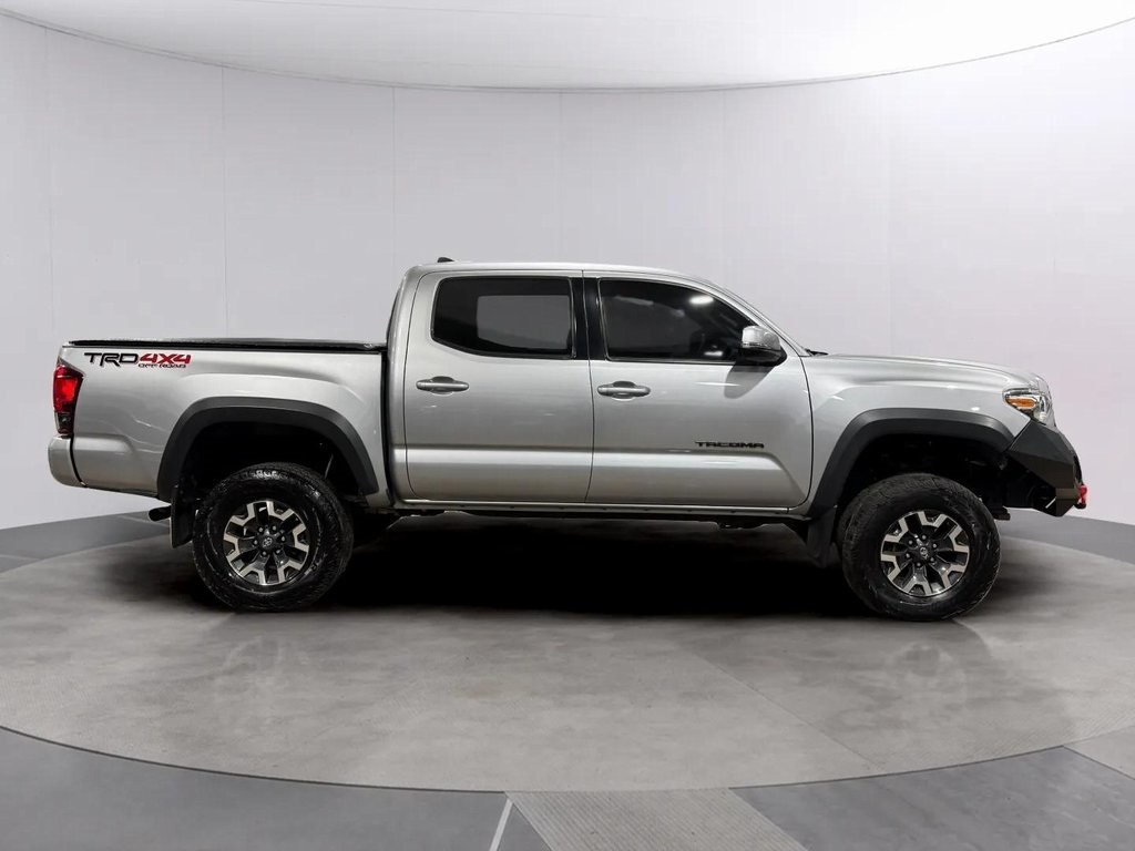 2019 Toyota Tacoma SR5 photo 3