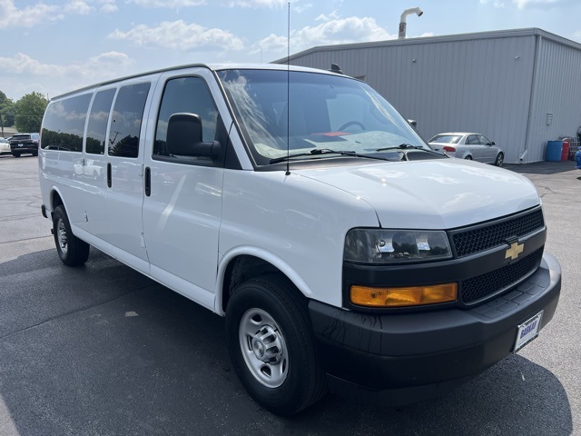 2023 Chevrolet Express Passenger LS's photo