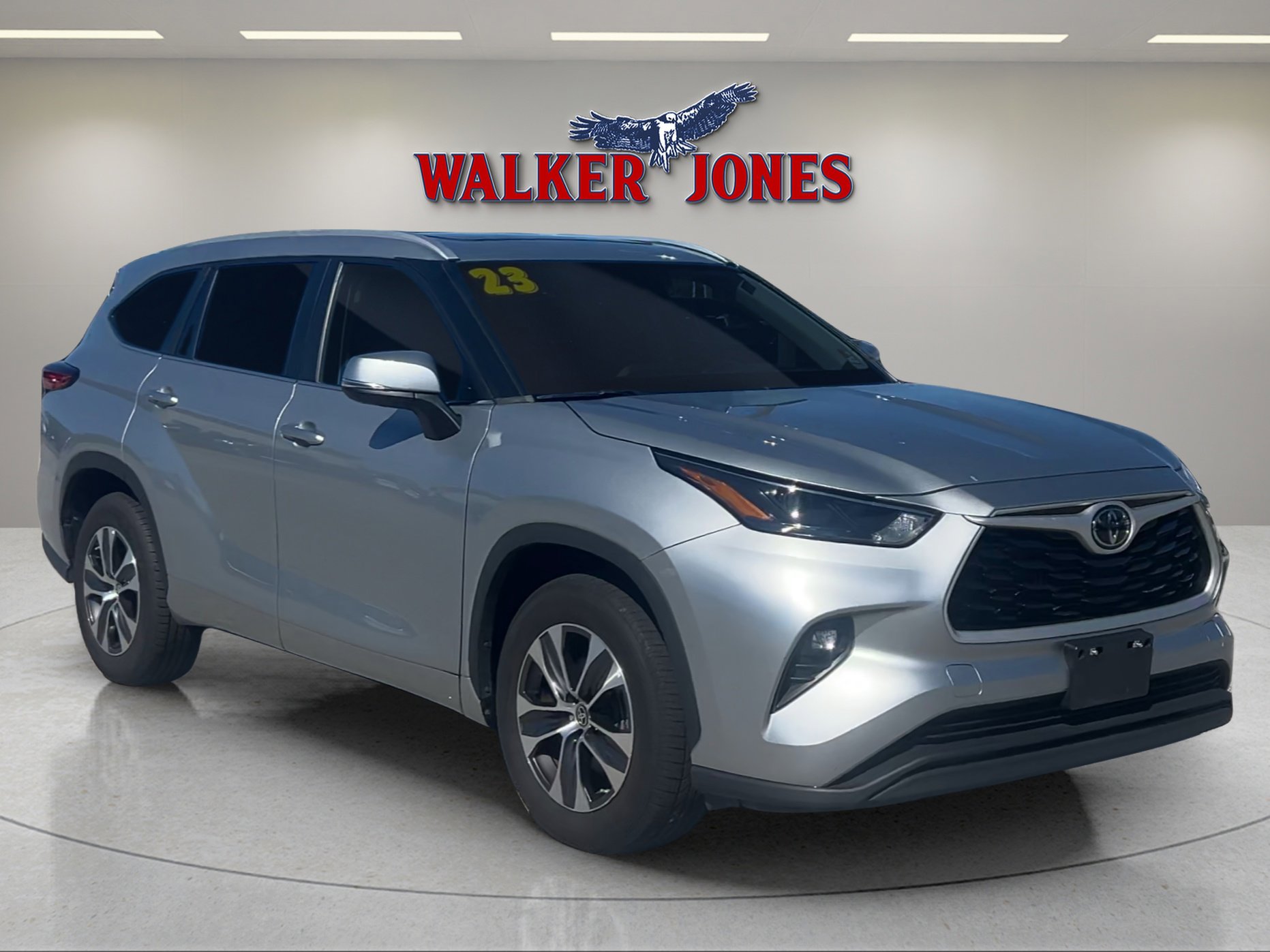 2023 Toyota Highlander L's photo