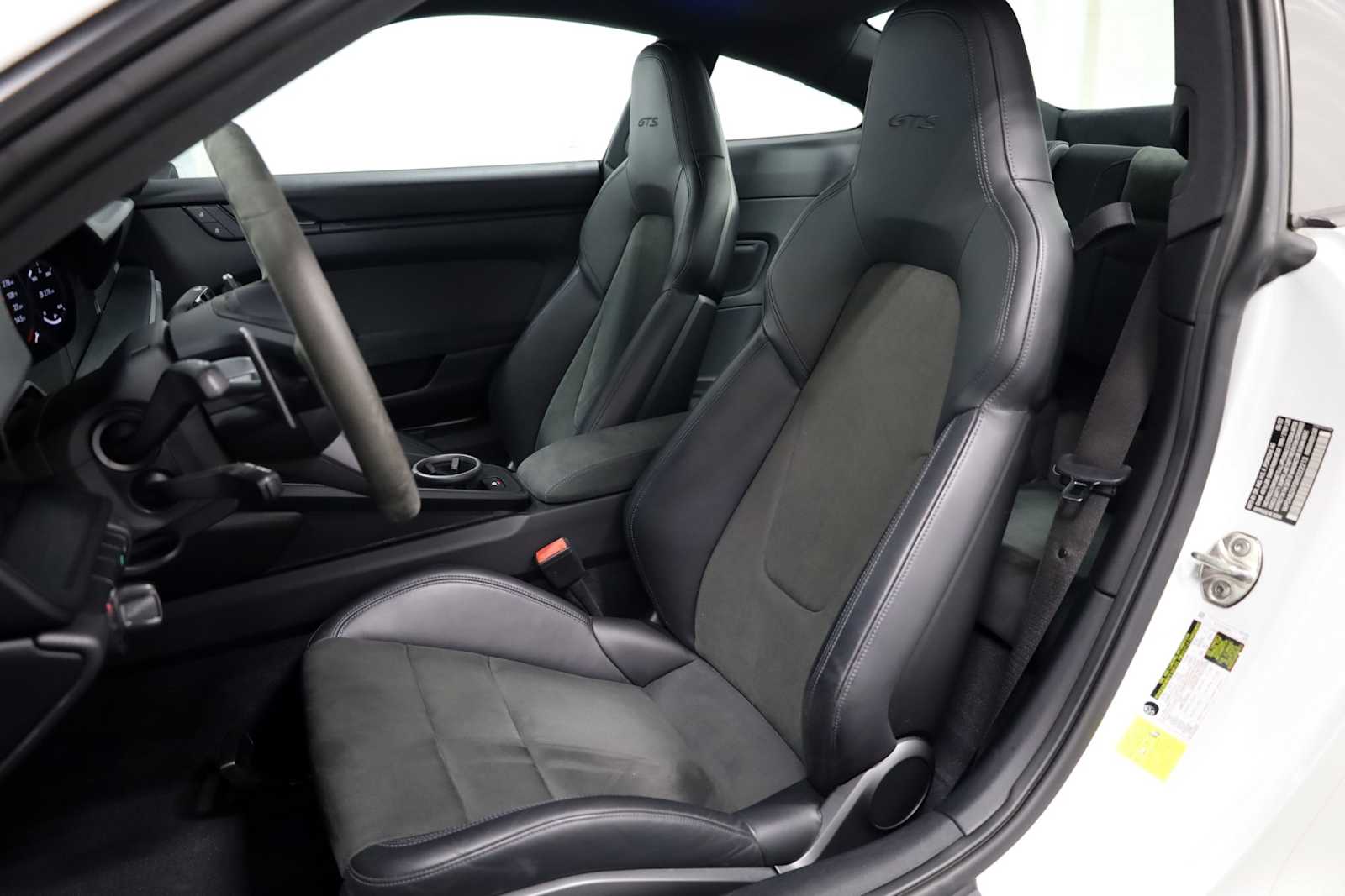 2022 Porsche 911 GTS Coupe photo 5