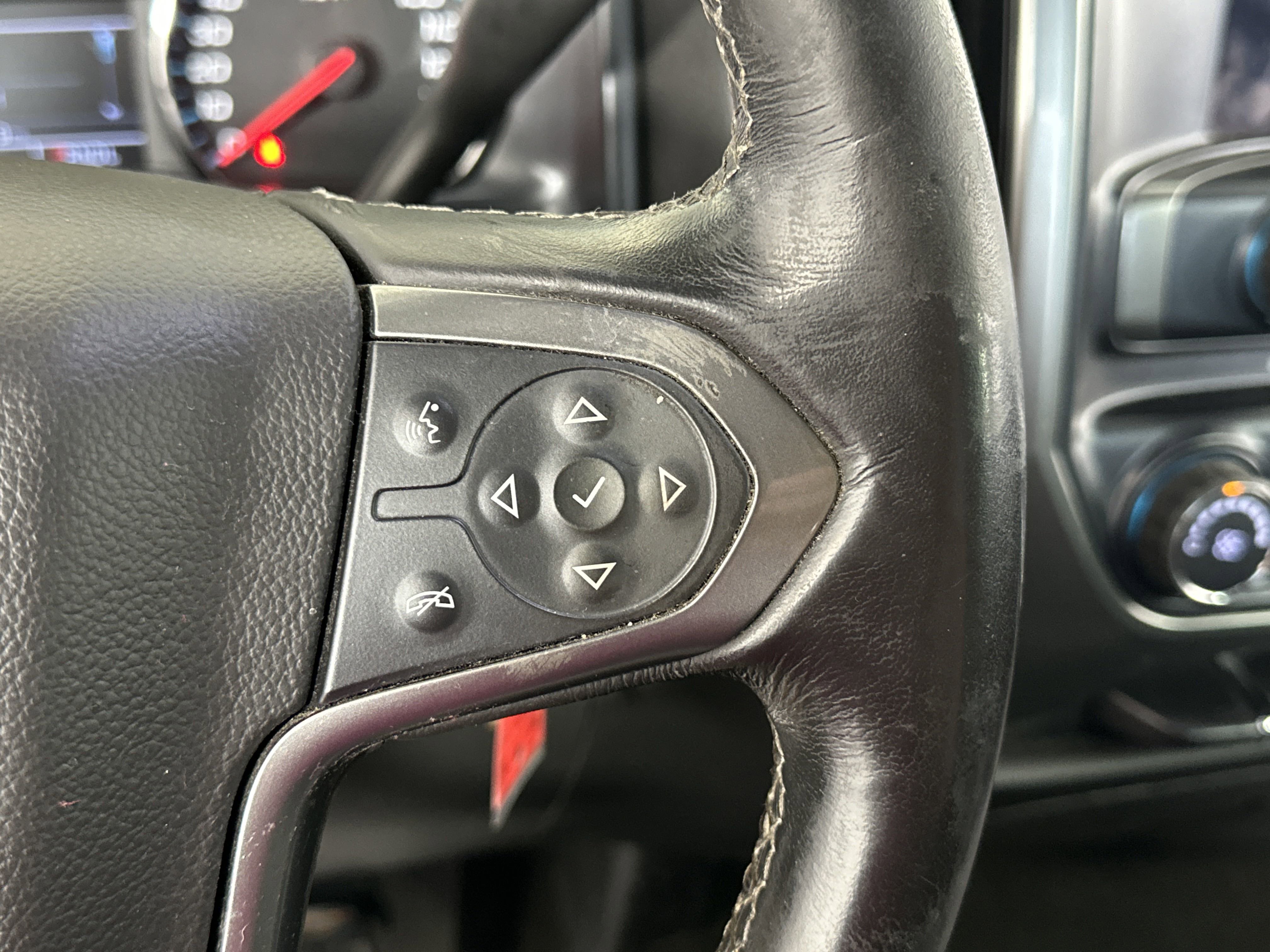 2018 Chevrolet Silverado 1500 LT photo 4