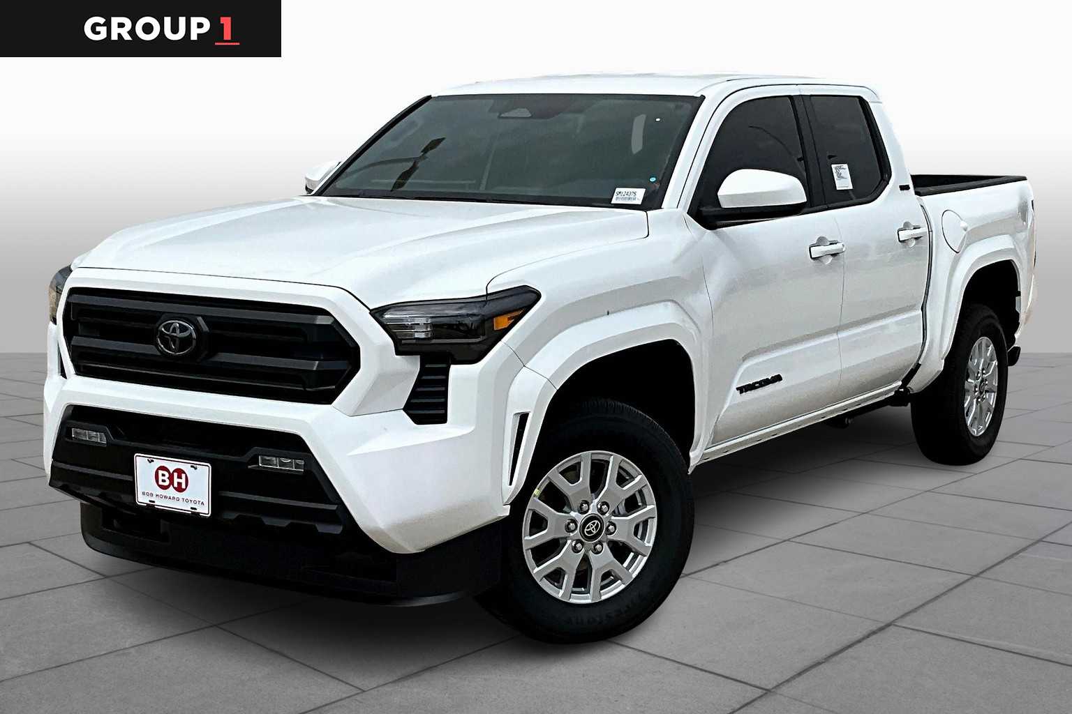 2025 Toyota Tacoma SR5's photo