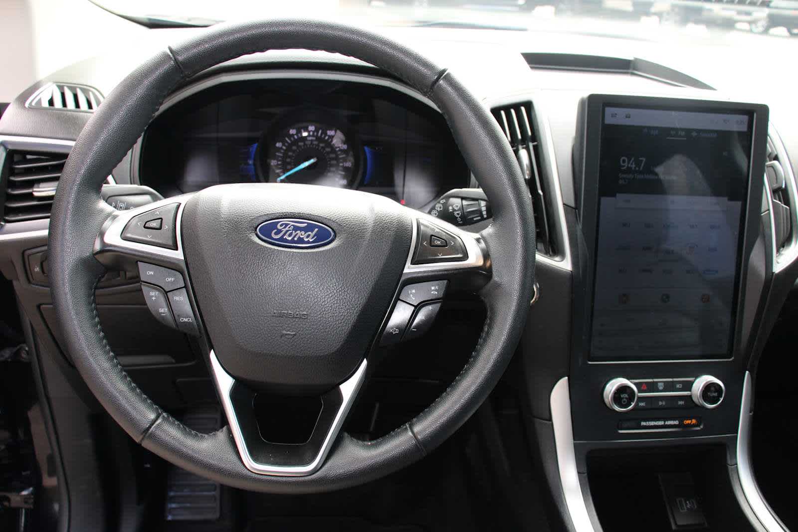 2024 Ford Edge SEL photo 18