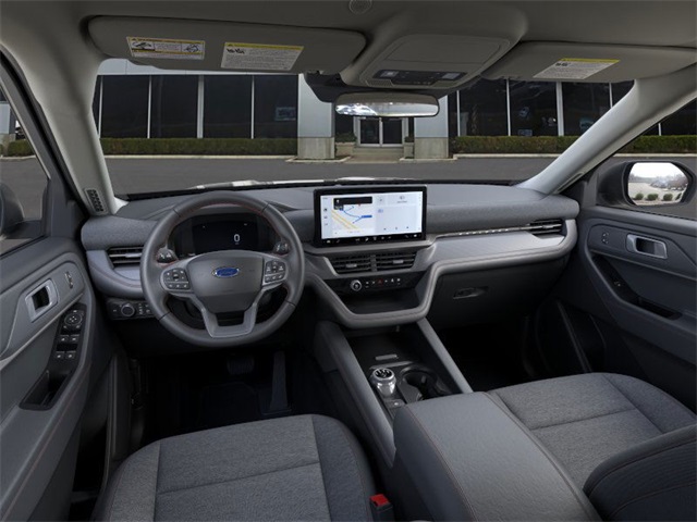 2025 Ford Explorer photo 8