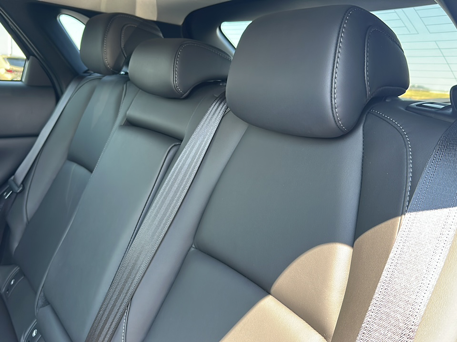 2025 Mazda CX-30 2.5 S Preferred photo 9