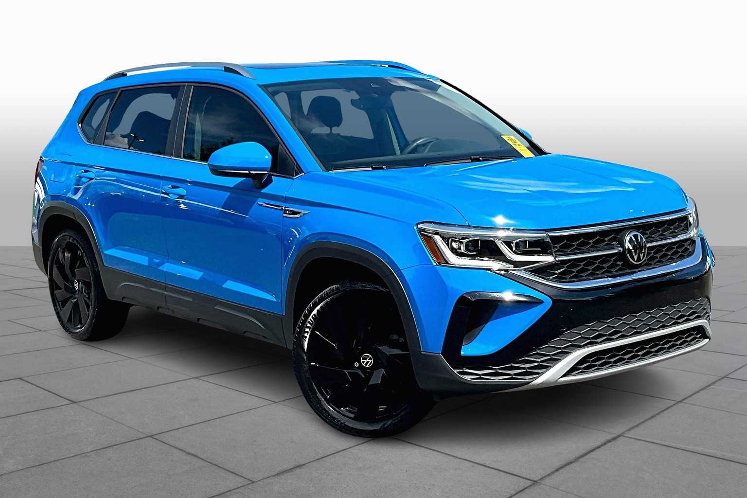 2024 Volkswagen Taos SEL photo 2