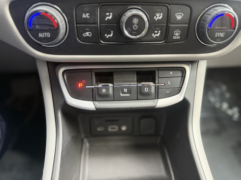 2024 Gmc Terrain SLT photo 16