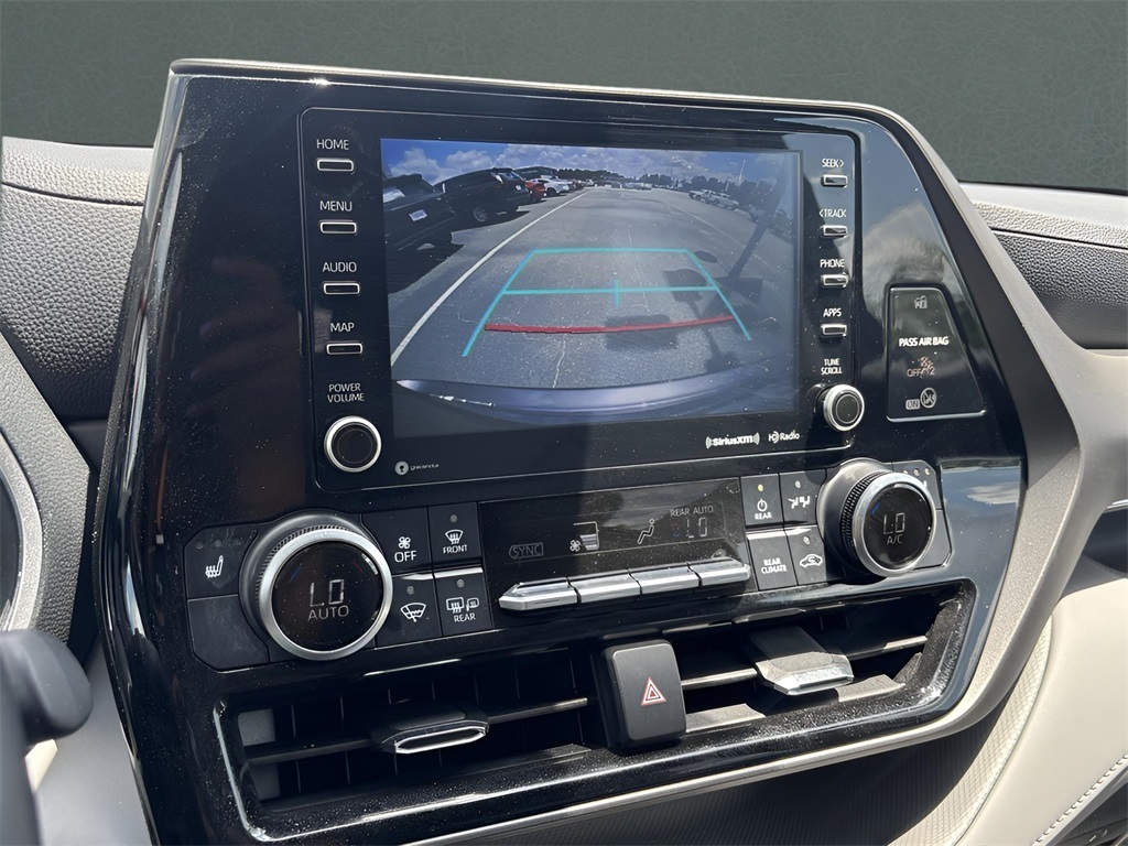 2022 Toyota Highlander Hybrid XLE photo 23