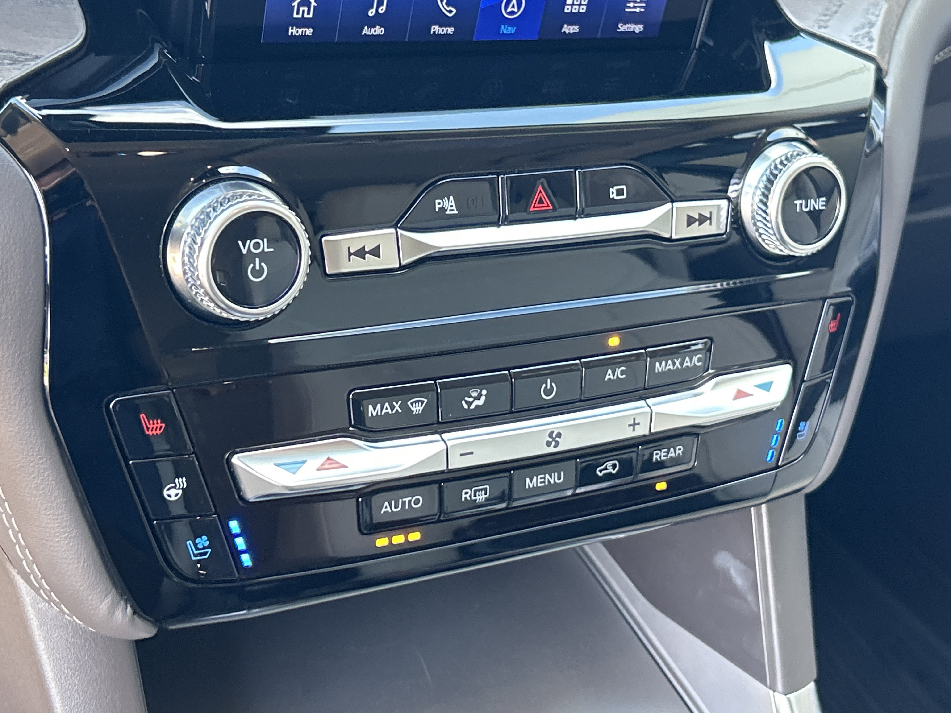 2022 Ford Explorer Platinum photo 7