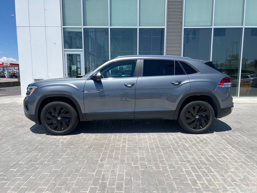 2025 Volkswagen Atlas Cross Sport SE Technology photo 2