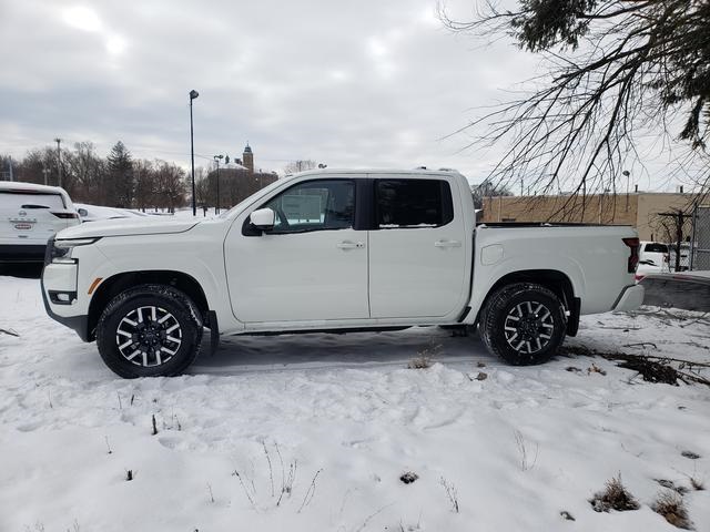 2025 Nissan Frontier SL photo 2