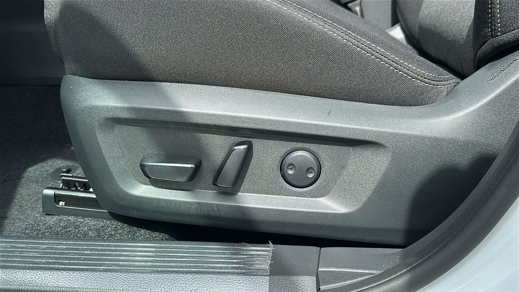 2026 Nissan Rogue SV photo 11