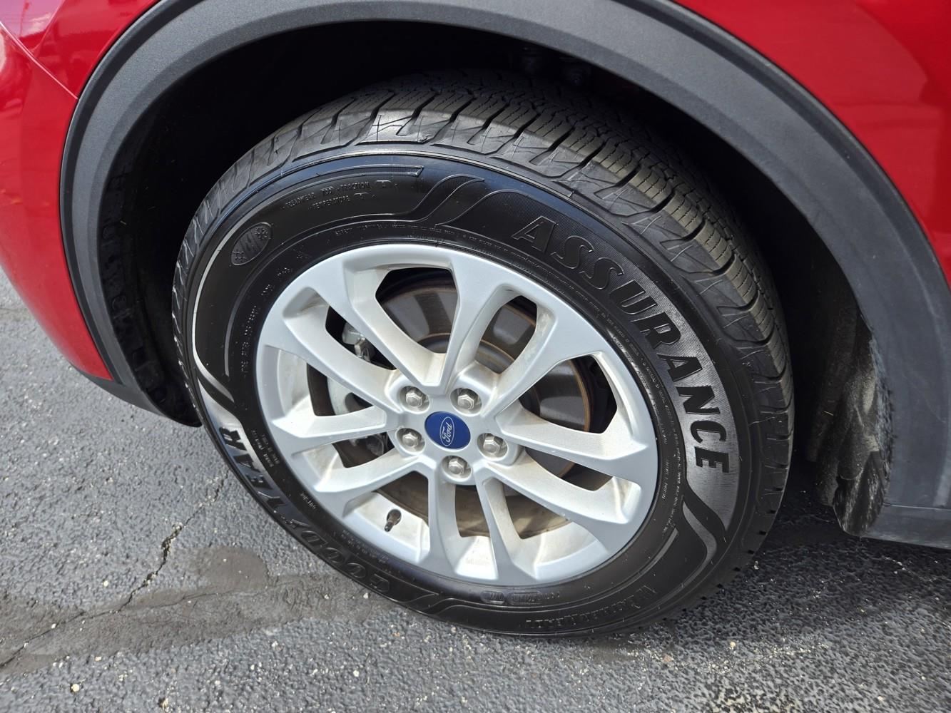 2020 Ford Escape SE photo 40