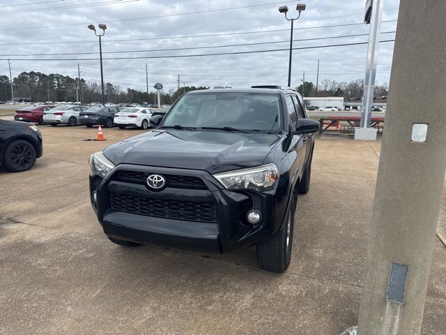 2018 Toyota 4Runner SR5's photo