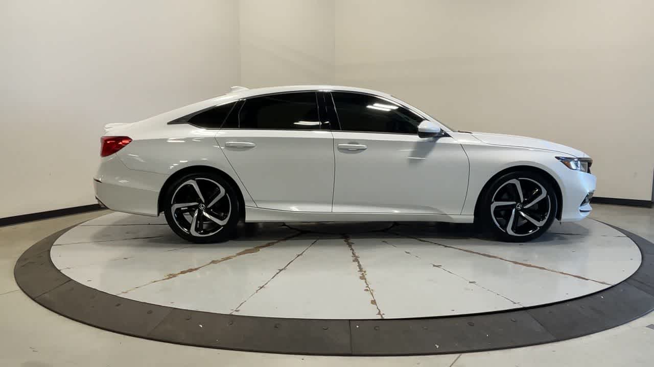 2019 Honda Accord Sport 2.0T photo 2