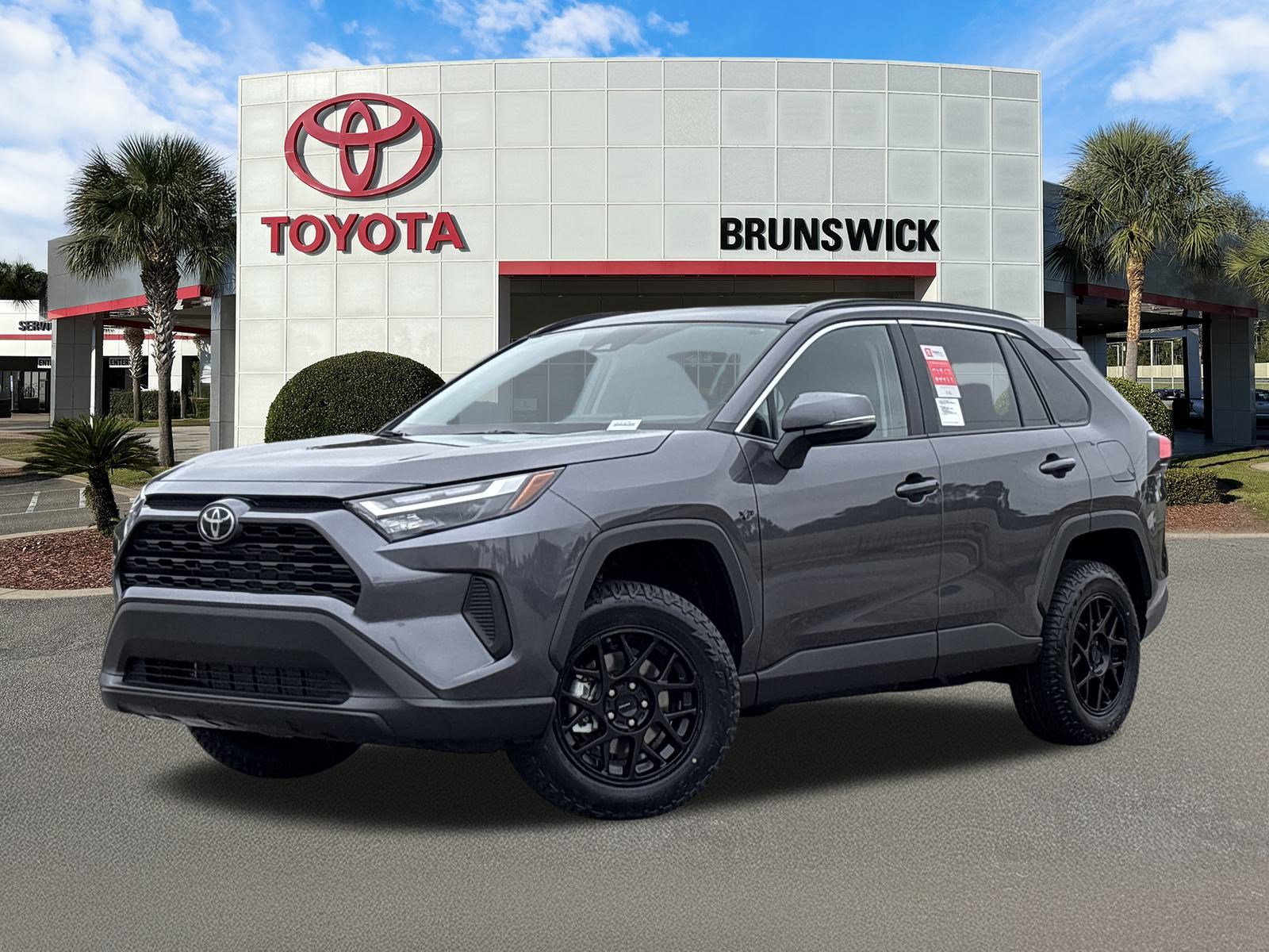 2025 Toyota RAV4 XLE's photo